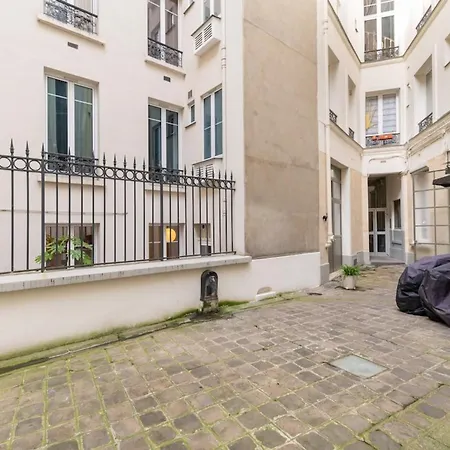 Appartamento Beautiful & Modern 1bd Flat Near Montmartre Parigi